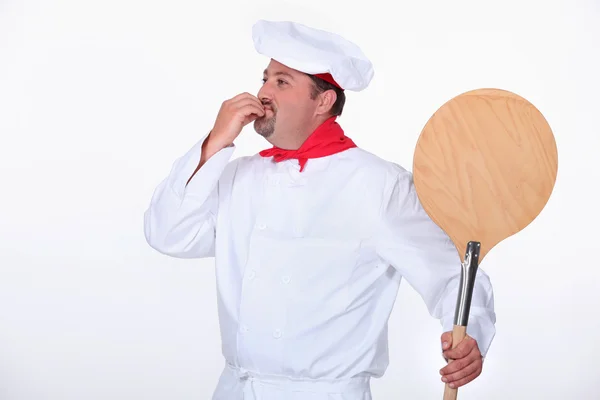 Pizza chef tahta kabuğu ile — Stok fotoğraf