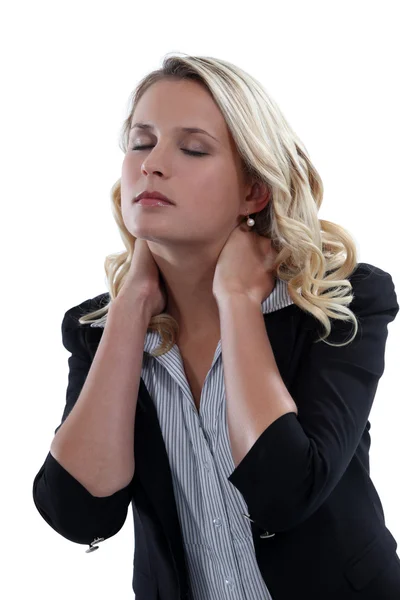 Frau mit Nackenschmerzen — Stockfoto