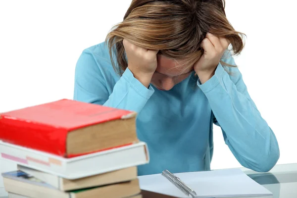 Niño cansado de estudiar — Foto de Stock