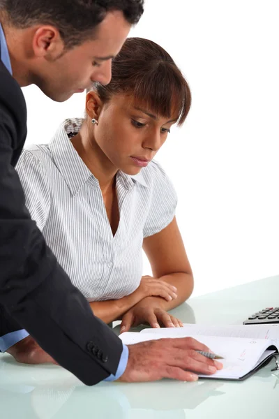 Zakenman collega voor een gunst — Stockfoto