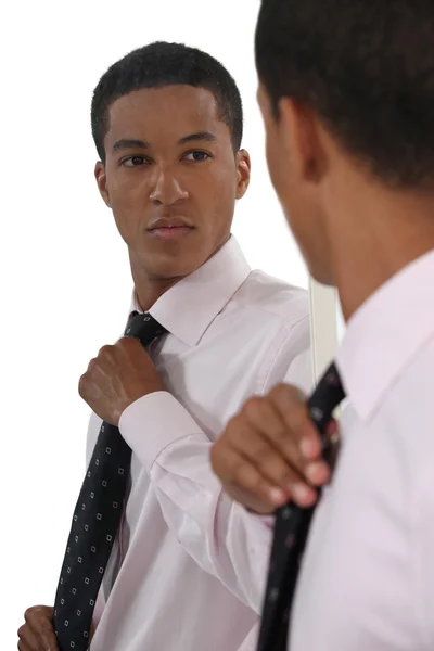 Inteligente hombre de negocios afroamericano — Foto de Stock