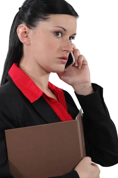 Een zakenvrouw via de telefoon. — Stockfoto