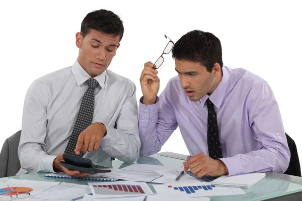 Twee accountants op het werk. — Stockfoto