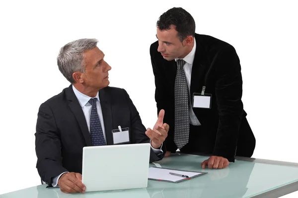 Dois empresários tendo acalorado debate — Fotografia de Stock