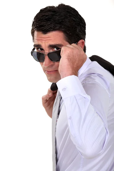 Бизнесмен в солнечных очках — стоковое фото