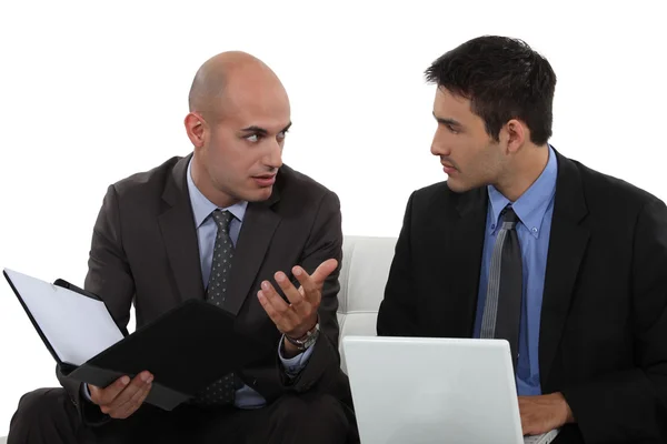 Two business colleagues having a discussion — Stock Photo, Image