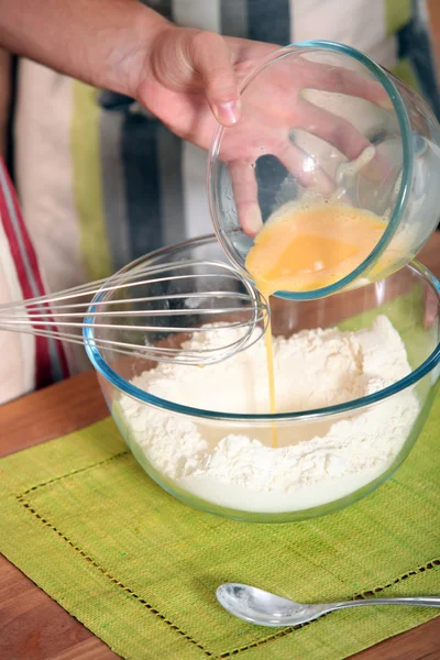 Making batter — Stock Photo, Image