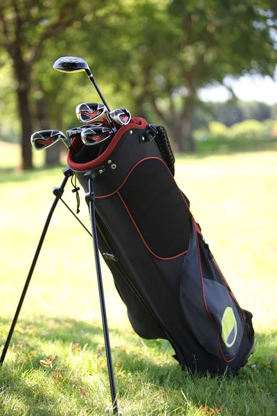 Golf bag replete with clubs — Stock Photo, Image