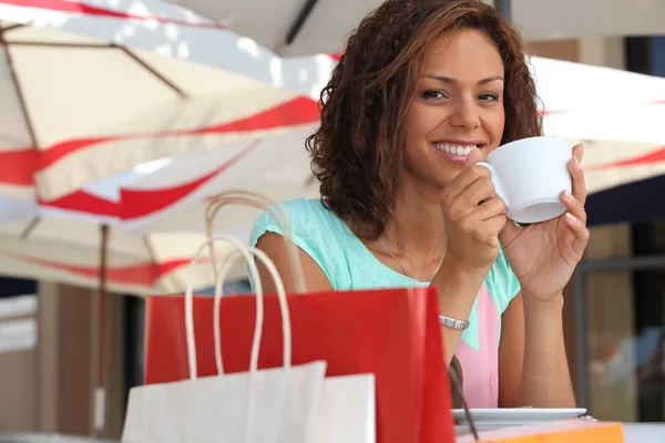 Femme buvant du café Photo De Stock