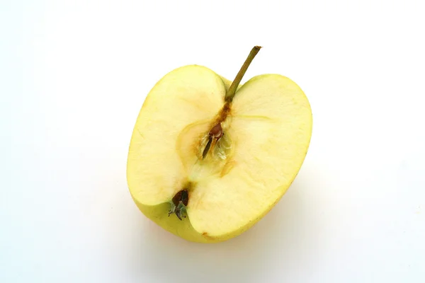 Skivat äpple — Stockfoto