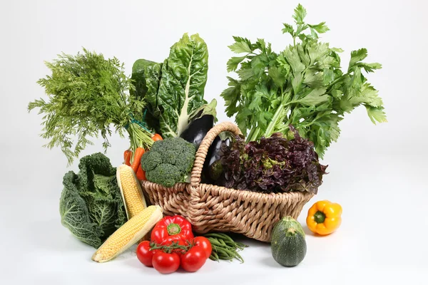 Basket of vegetables — Stock Photo, Image