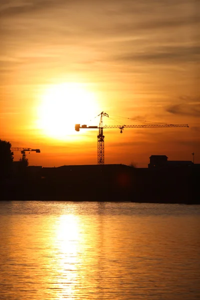 Site de construction au coucher du soleil — Photo