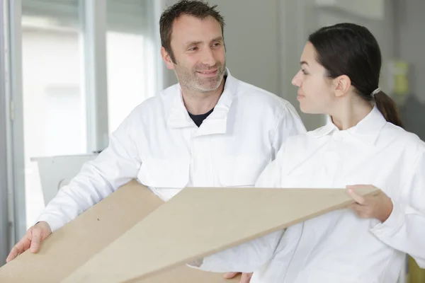 Vrouw Als Leerling Timmerman Tijdens Het Leerlingwezen — Stockfoto