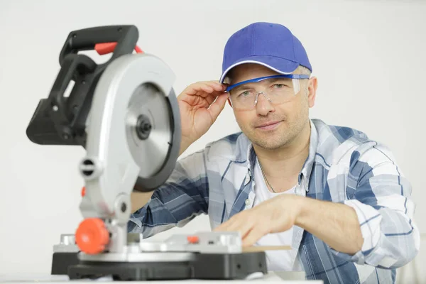 Carpenter Middle Aged Man Working Circular Saw — Stock Photo, Image