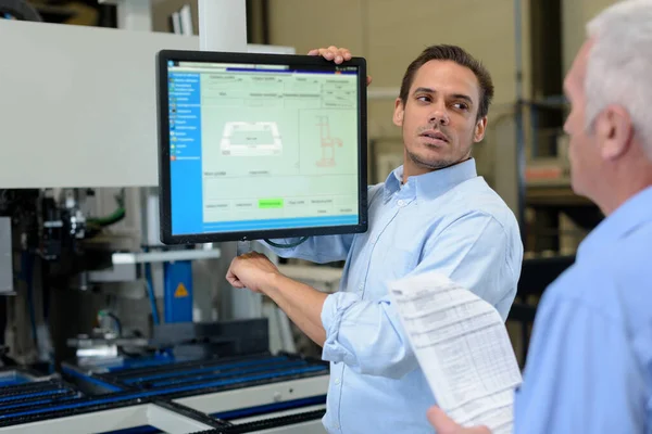 Homme Travaillant Sur Machine Impression Dans Usine Impression — Photo