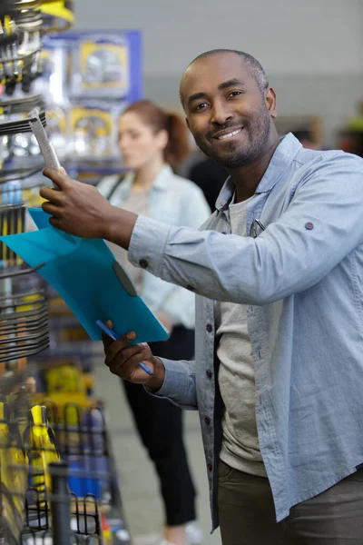 Male Customer Hardware Store Selecting Products — Stock Photo, Image