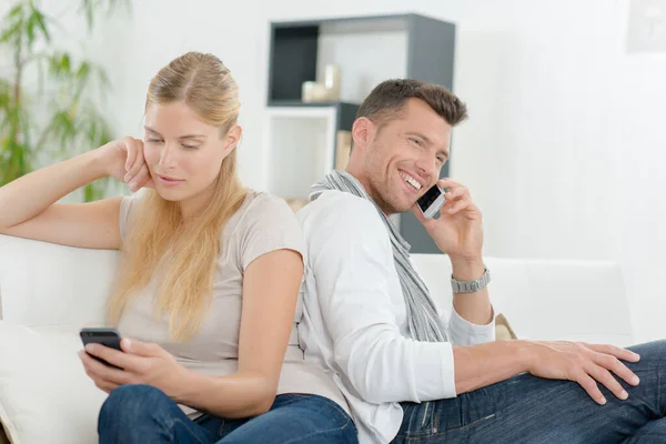 Couple Phone — Stock Photo, Image