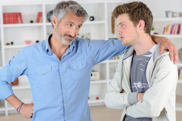 Padre Hijo Durante Una Conversación — Foto de Stock