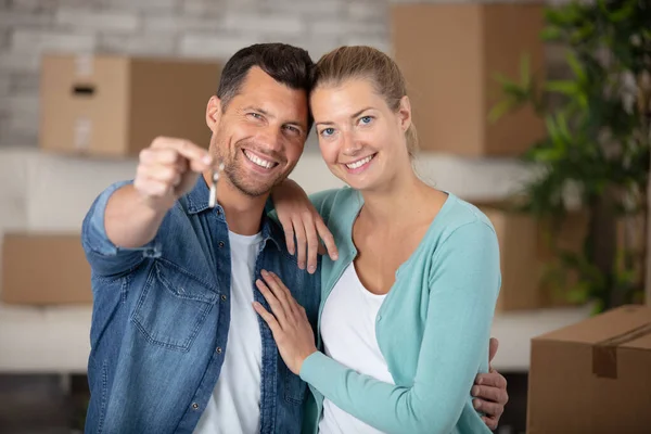 Couple Showing Keys New Home — Stock Photo, Image