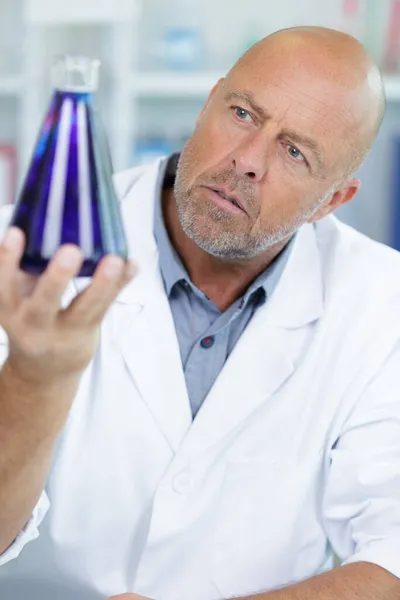 Senior Scientists Working Lab Holding Flask — Stock Photo, Image