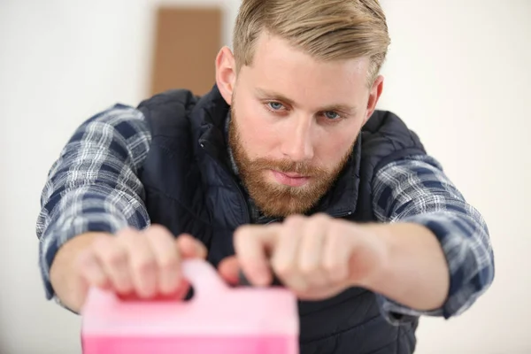 Man Rengöring Öppna Kemisk Produkt — Stockfoto