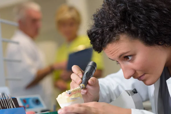 Zahnprothetik Arbeit Und Zähne — Stockfoto