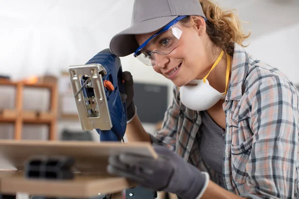 Young Woman Carpentry Workroom — Stock fotografie