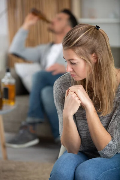 Lady Worried Her Husband Drinks Alcohol — Foto Stock