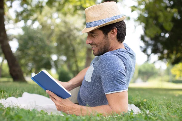 Man Lying Green Grass — Stock Photo, Image