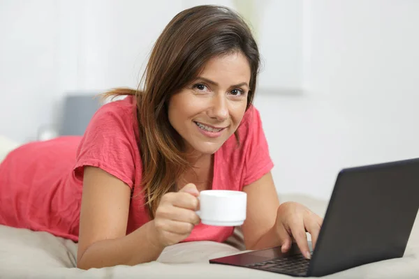 Gerente Sexo Feminino Trabalhando Casa — Fotografia de Stock