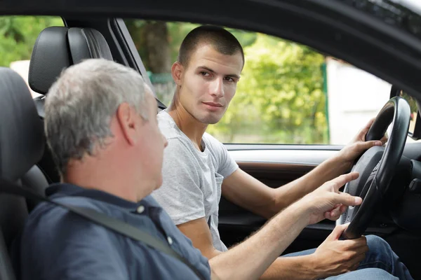 Father Teaching His Son Drive — Stock Photo, Image