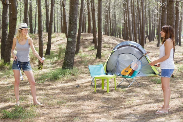 Mooie Sportieve Vrouwen Spelen Badminton Buiten — Stockfoto