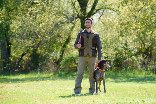 Homem Com Cão Livre — Fotografia de Stock