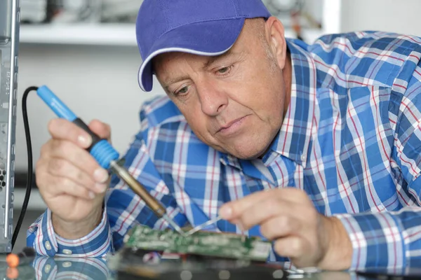 Repairman Soldering Parts — Stock Photo, Image