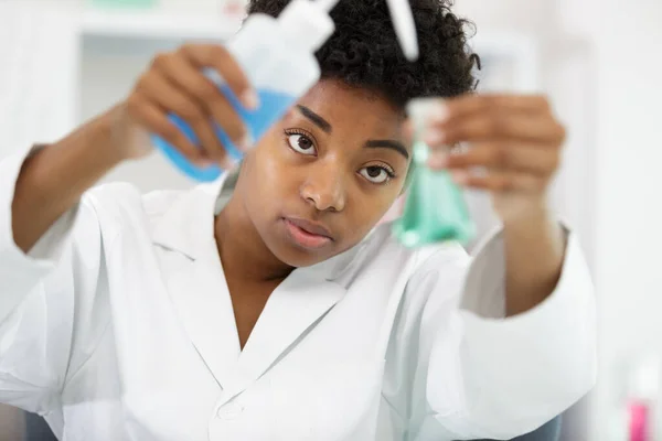 Female Worker Lab — Stock Photo, Image