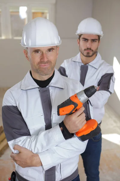 Uma Ferramenta Manutenção Construtor Sorrindo — Fotografia de Stock