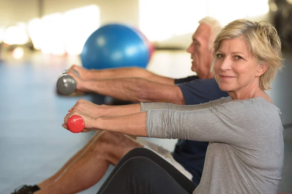 Ehepaar Fitnessstudio — Stockfoto