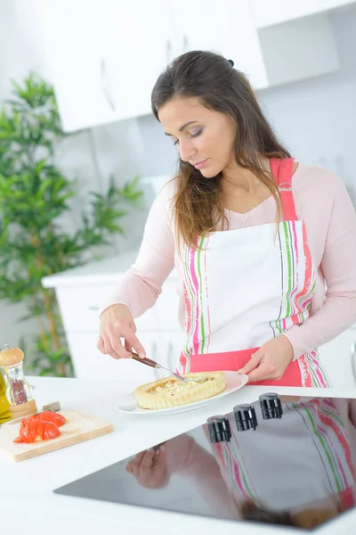 Woman Preparing Food — Stock Photo, Image