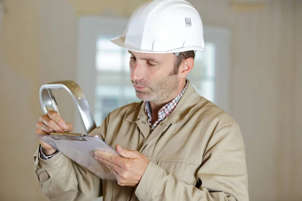 Builder Standing Clipboard — Stock Photo, Image