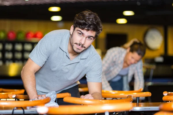 Manc Leaning Bowling Bars — Stock Photo, Image