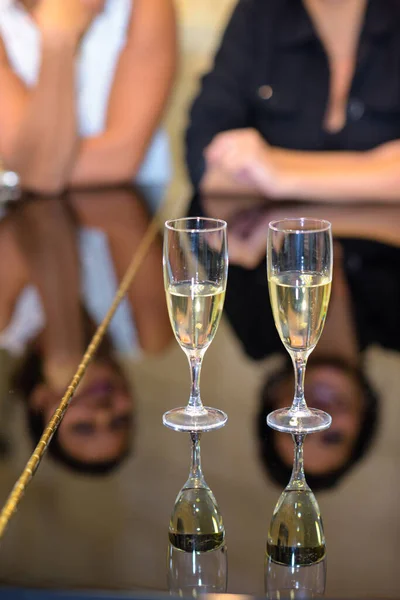 Two Glasses Champagne Piano — Stock Photo, Image