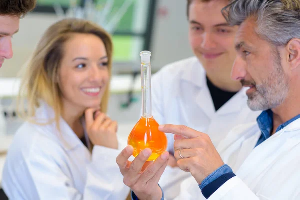 Studenten Leraar Het Laboratorium — Stockfoto