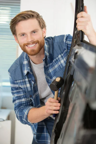 Happy Car Body Shop Worker — Stock Photo, Image