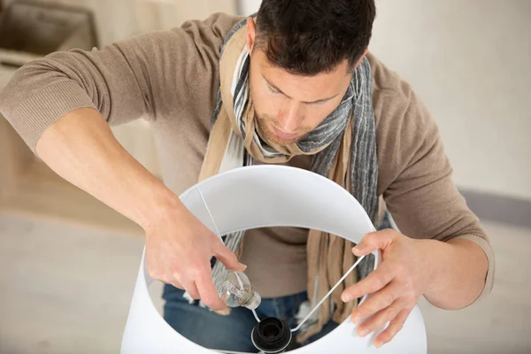 Hand Man Holding Light Bulb — Stock Photo, Image