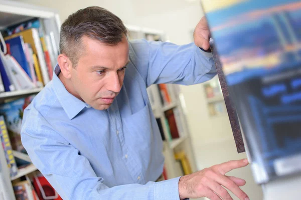 Man Looking Book Library Shelf — Stock Photo, Image