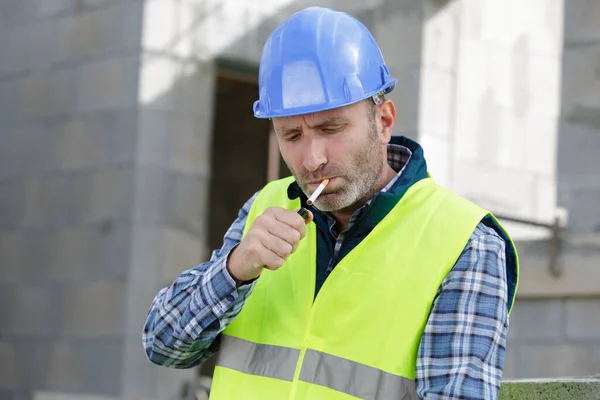 Operaio Edile Con Una Pausa Fumo Sigaretta — Foto Stock