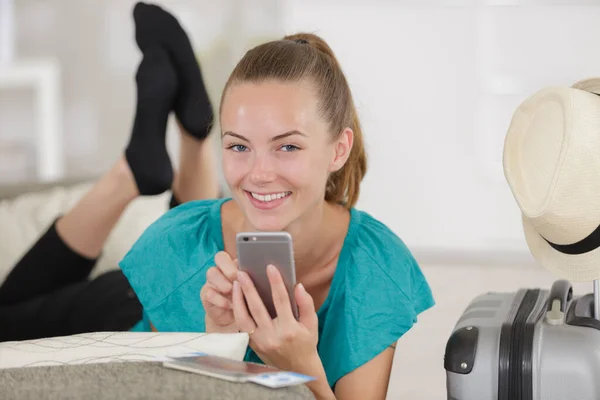 Feliz Joven Lista Para Vacaciones —  Fotos de Stock