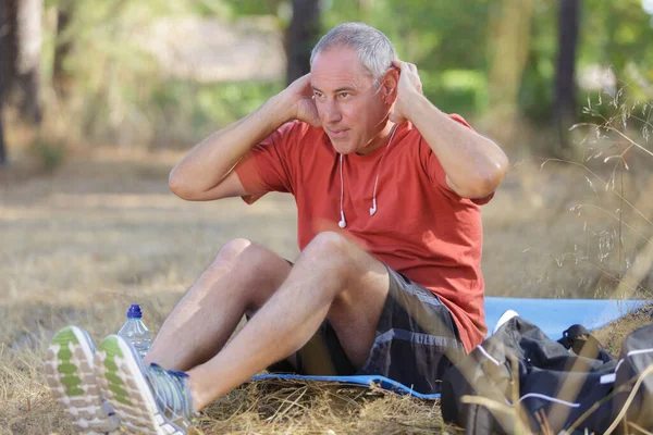 Portrait Man Exercising Situps — Stock Photo, Image