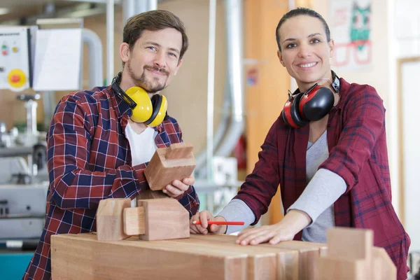 Portrait Man Woman Carpentry Workshop — ストック写真