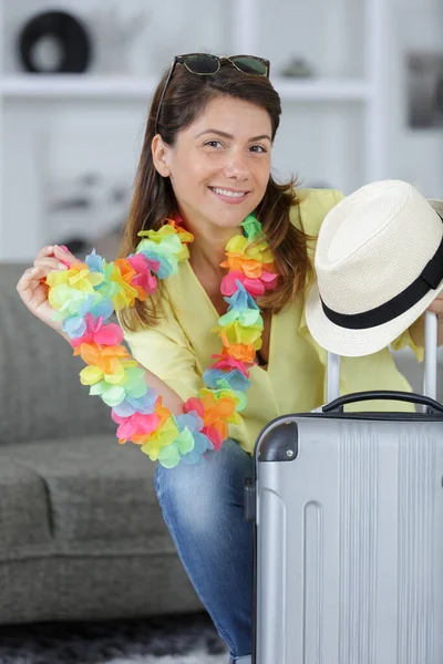 Gelukkig Vrouw Klaar Voor Reizen — Stockfoto